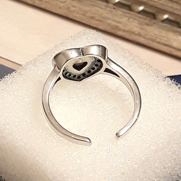 F5 NEW S925 Heart Ring with CZ stones - Picture 4 of 8